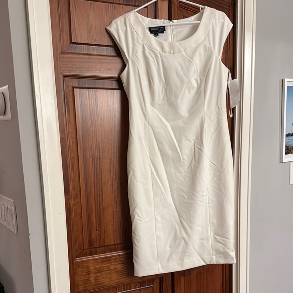 Elegant White Dress (stretchy material, new with tags, perfect for summer)